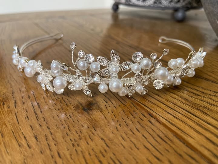Pearl & Silver Floral Silver Tiara - CH282